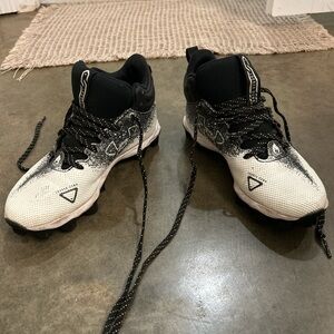 Black & White Gradient Athletic Cleats